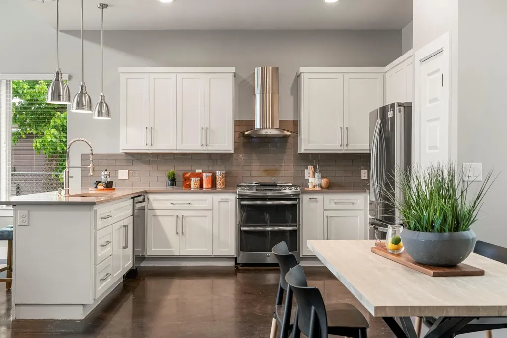 5204 Samuel Huston Avenue Austin TX 78721