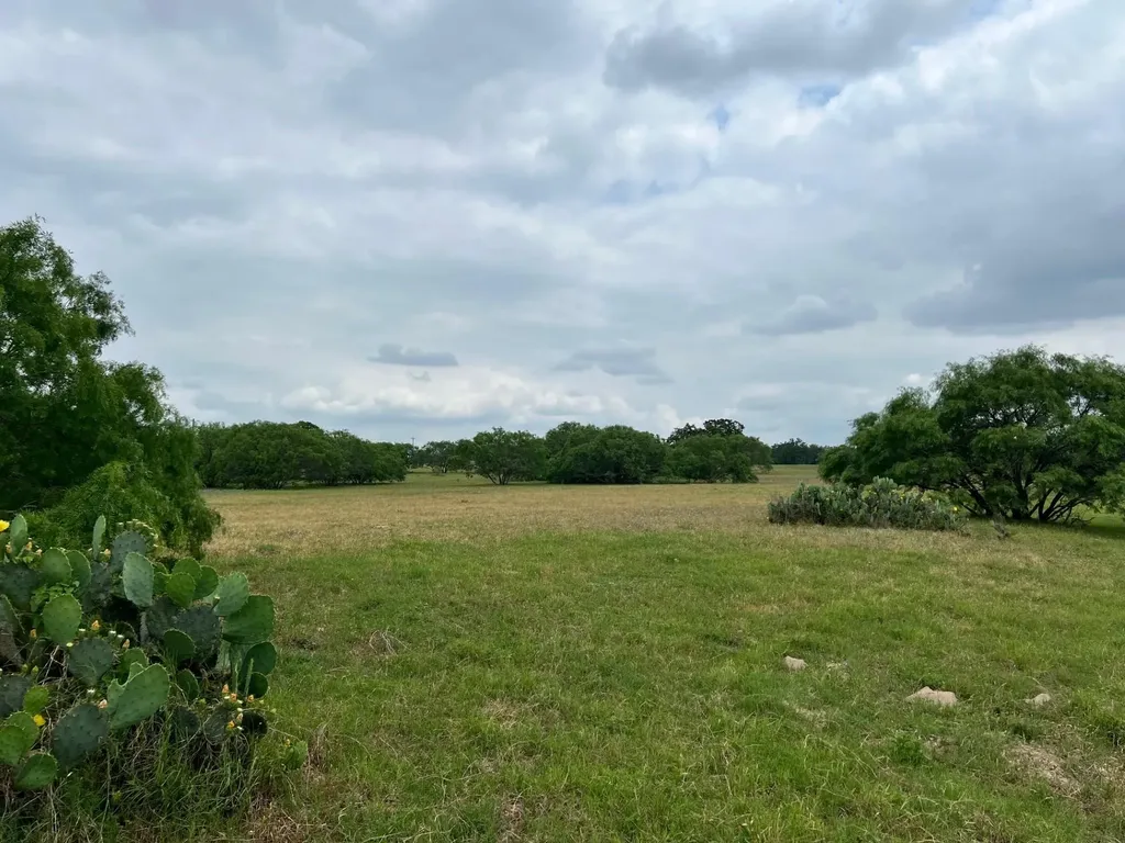 Lot 17 Settlement Way Luling TX 78648