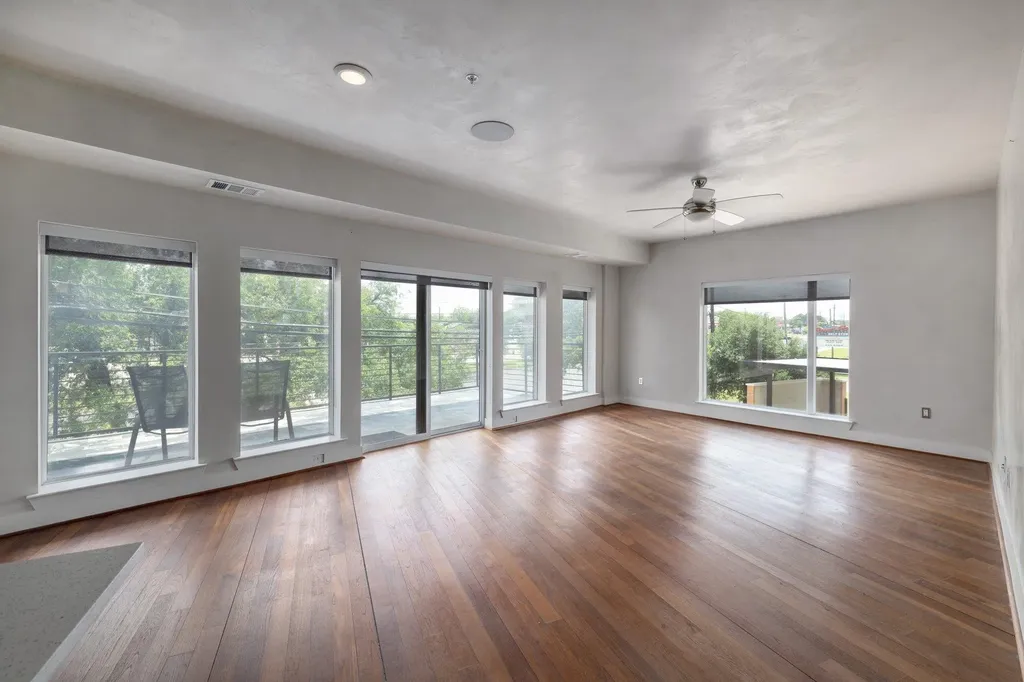 6444 Burnet Road Austin TX 78757