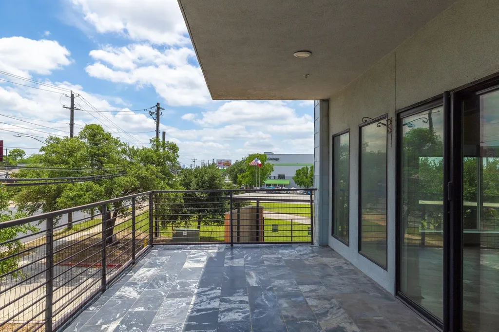 6444 Burnet Road Austin TX 78757