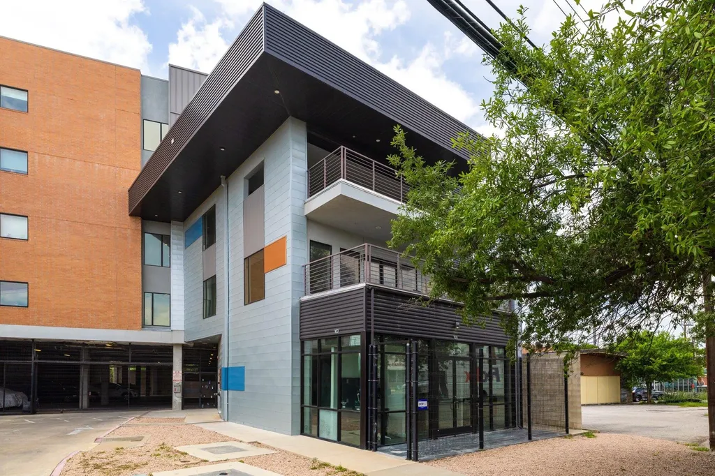 6444 Burnet Road Austin TX 78757