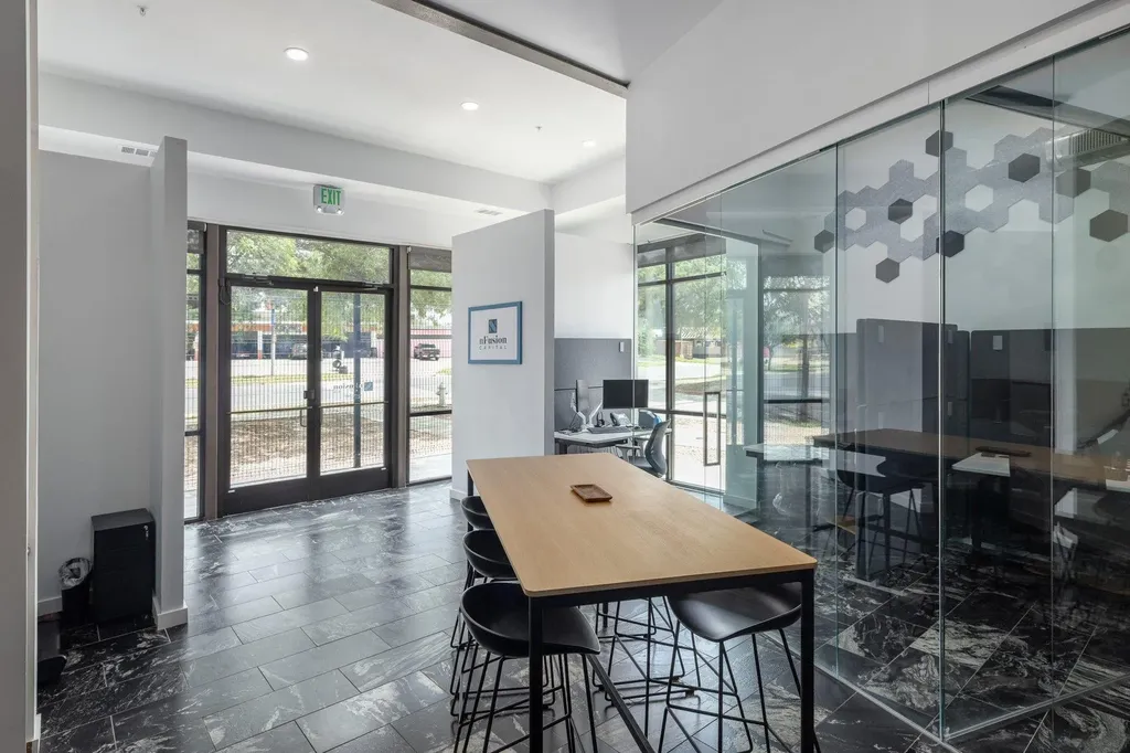 6444 Burnet Road Austin TX 78757