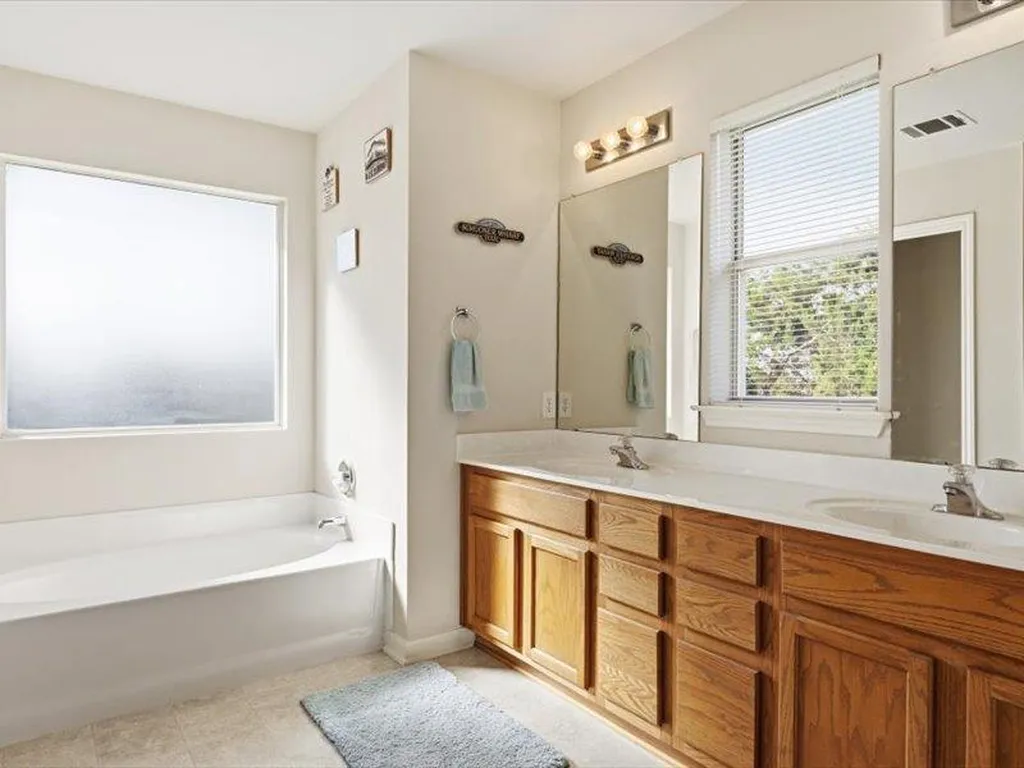 8813 Mountain Shadows Cove Austin TX 78735