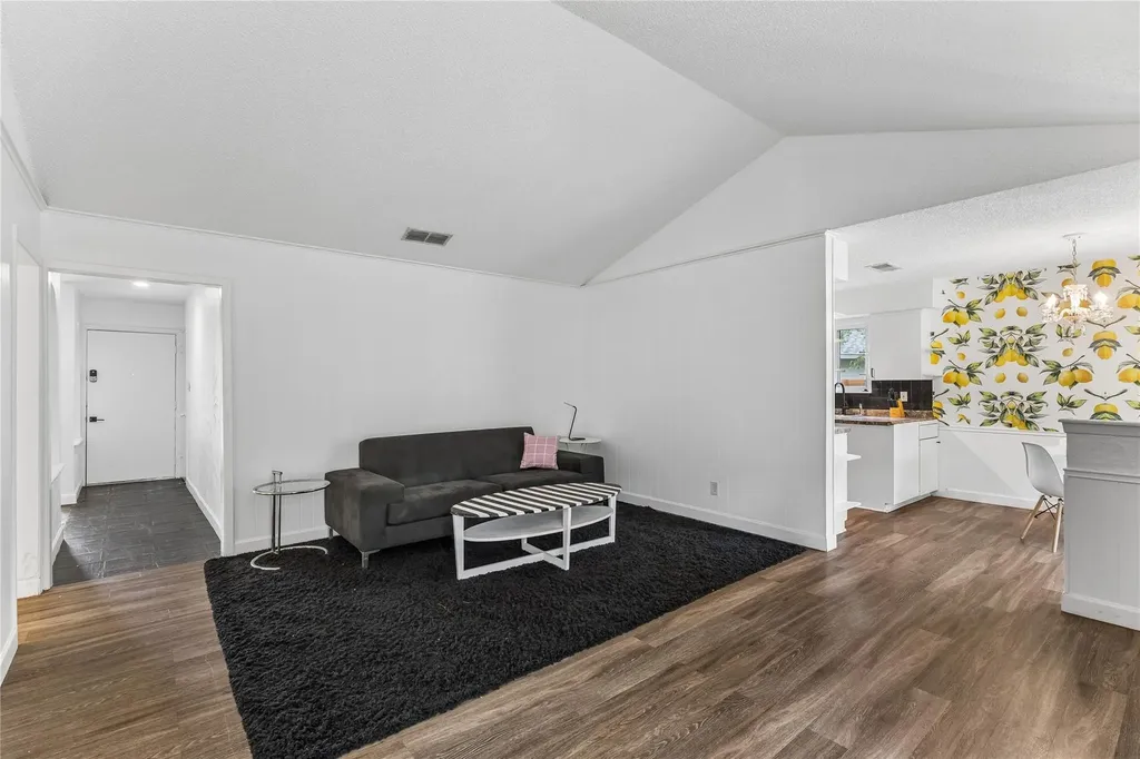6107 Blarwood Drive Austin TX 78745