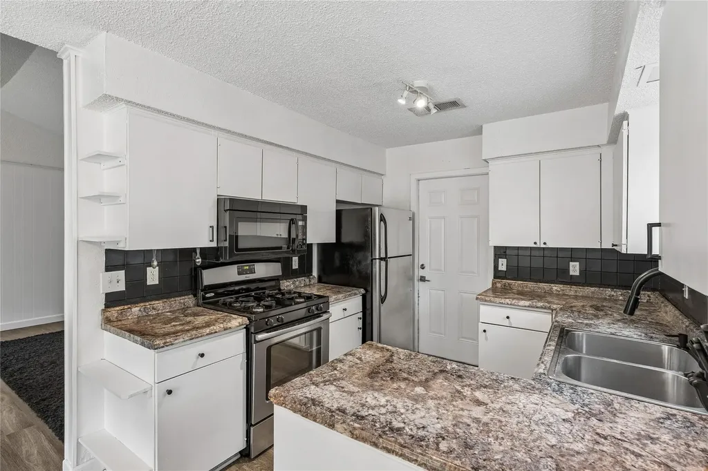 6107 Blarwood Drive Austin TX 78745