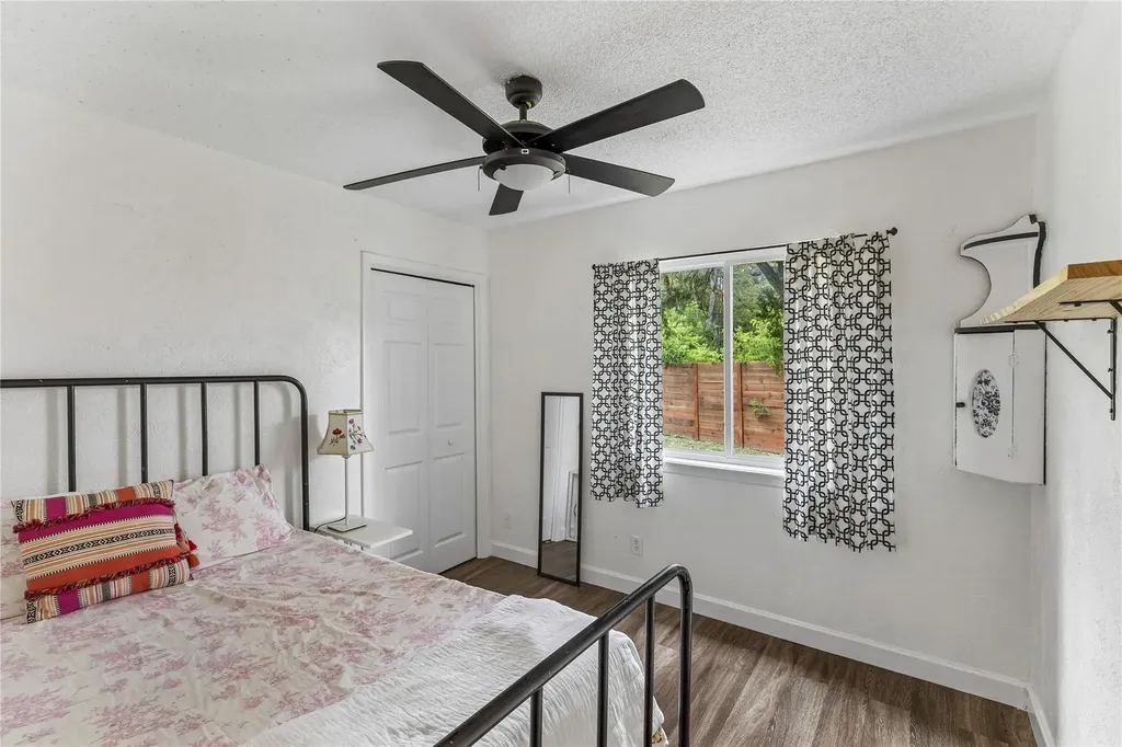6107 Blarwood Drive Austin TX 78745