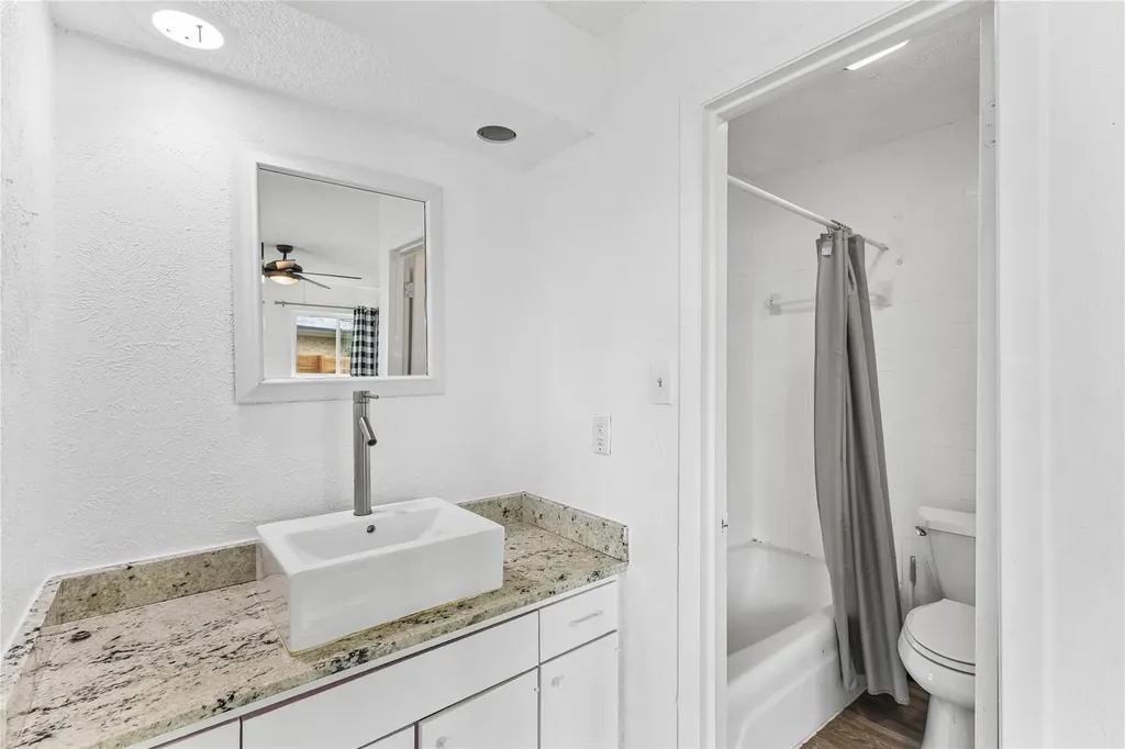 6107 Blarwood Drive Austin TX 78745