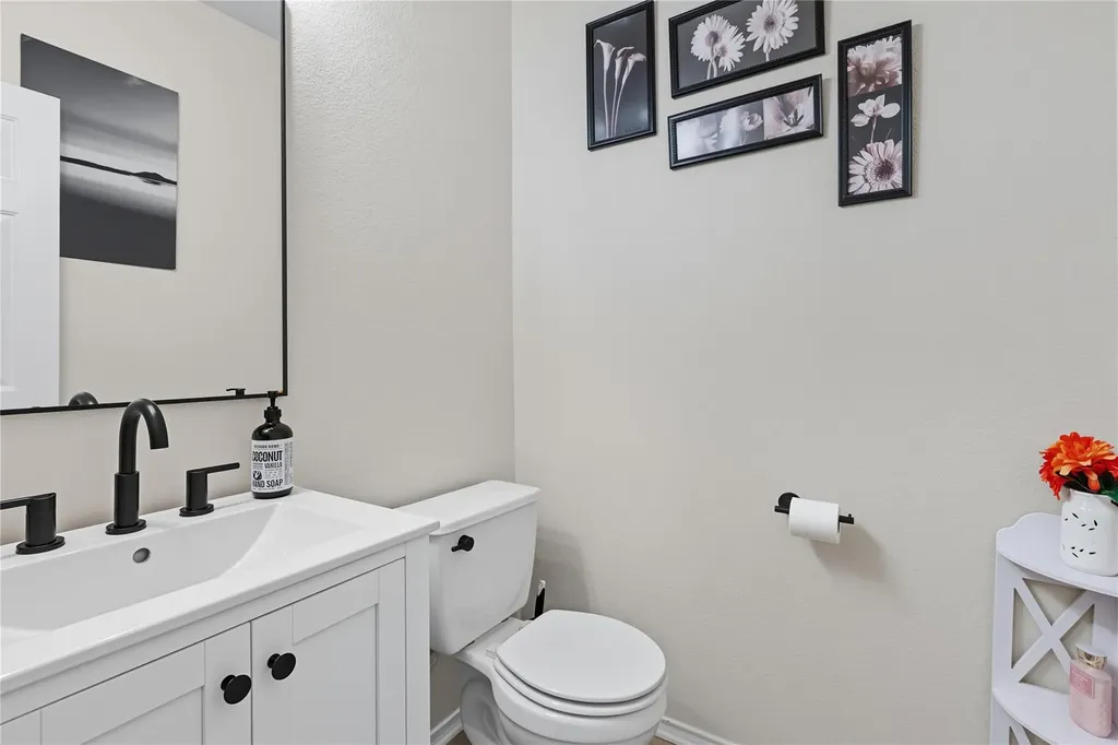 381 Bloomsbury Drive Kyle TX 78640