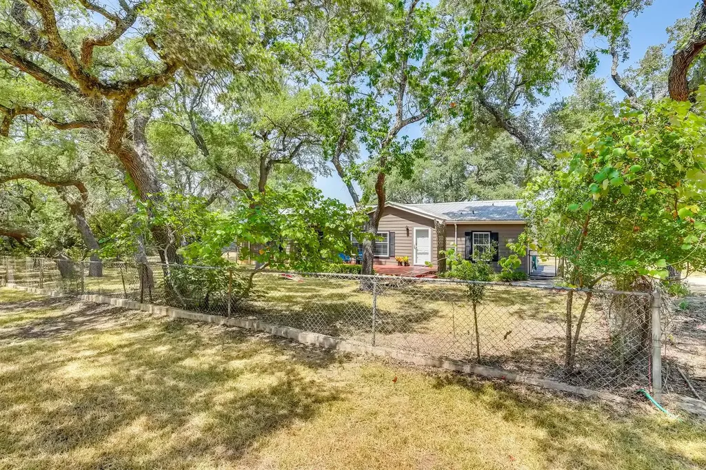 2023 Harmon Hills Road Dripping Springs TX 78620