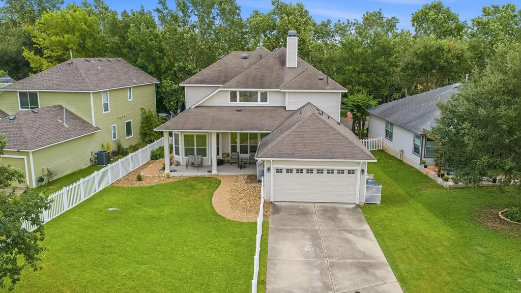 241 Skinner Kyle TX 78640