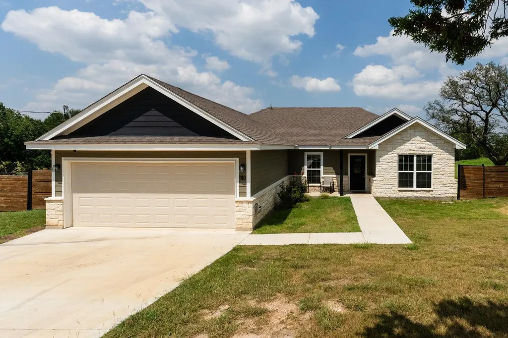 1110 County Road 1045 Lampasas TX 76550
