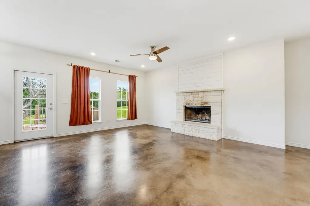 1110 County Road 1045 Lampasas TX 76550