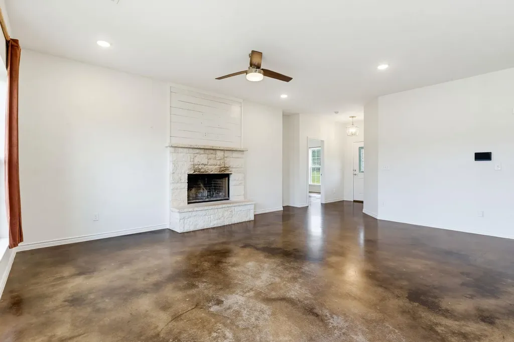 1110 County Road 1045 Lampasas TX 76550