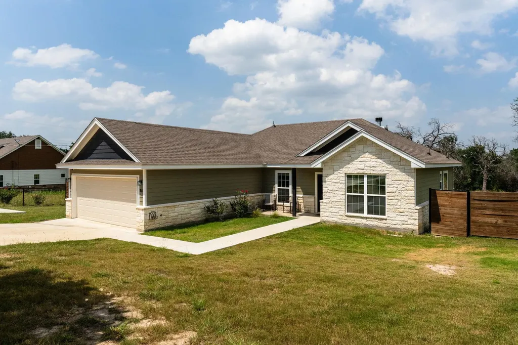 1110 County Road 1045 Lampasas TX 76550