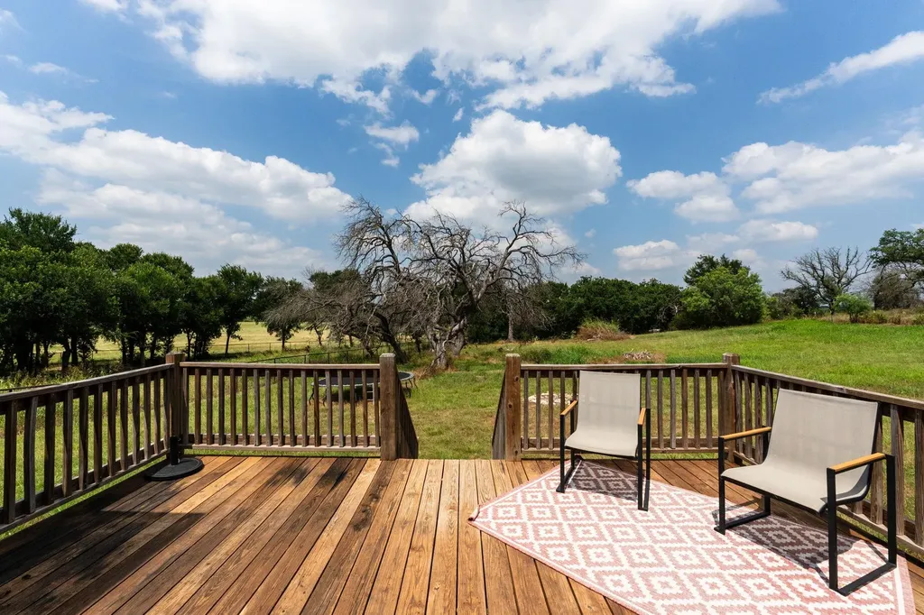 1110 County Road 1045 Lampasas TX 76550