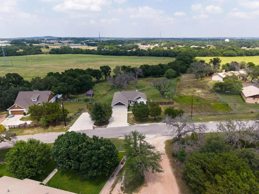 1110 County Road 1045 Lampasas TX 76550