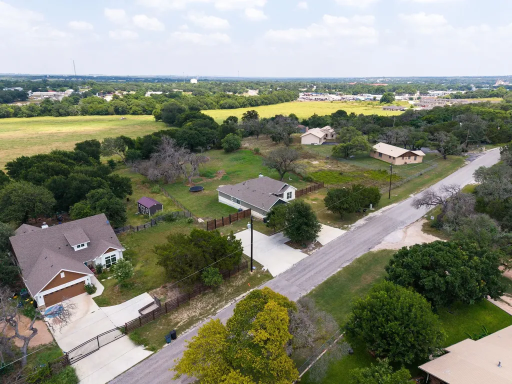 1110 County Road 1045 Lampasas TX 76550
