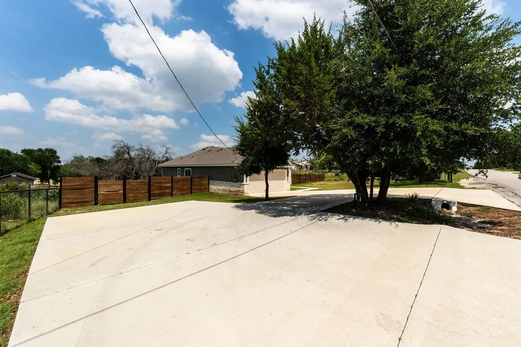 1110 County Road 1045 Lampasas TX 76550