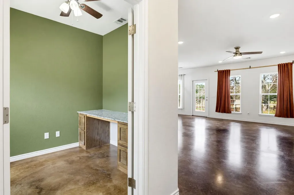 1110 County Road 1045 Lampasas TX 76550