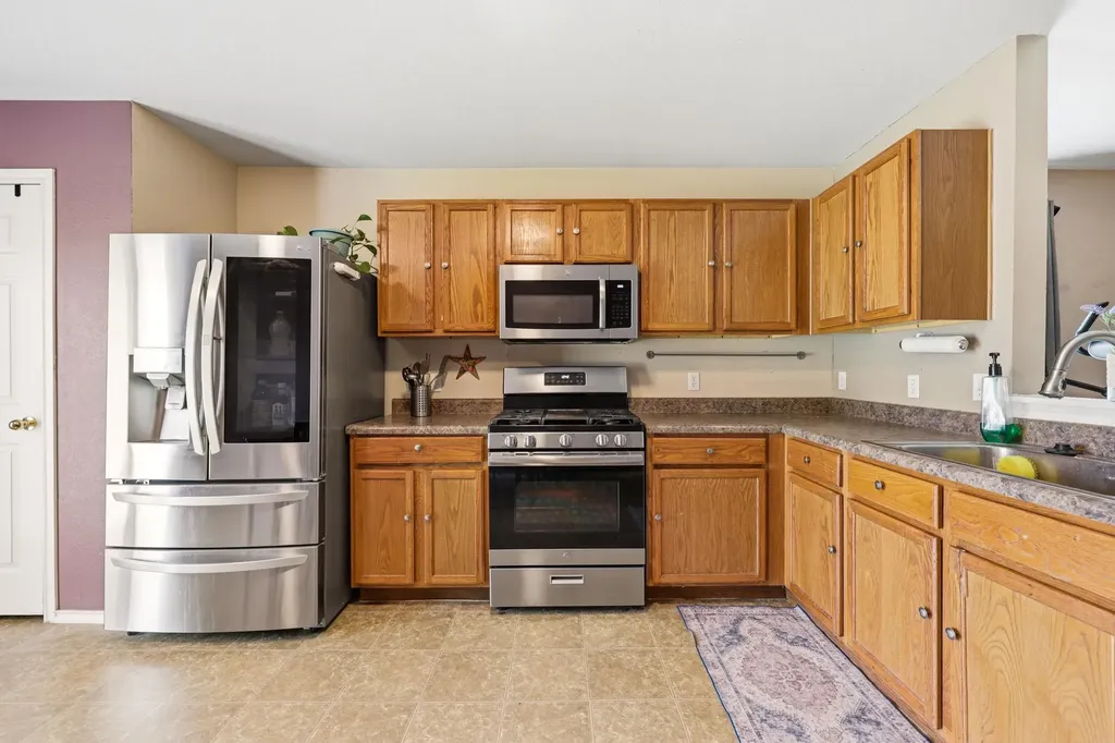 17912 Honey Locust Lane Elgin TX 78621