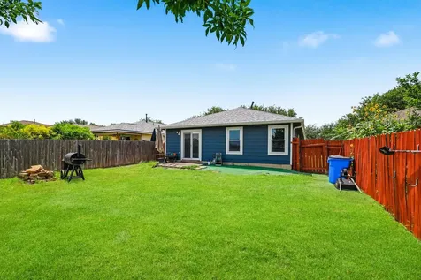 17912 Honey Locust Lane Elgin TX 78621