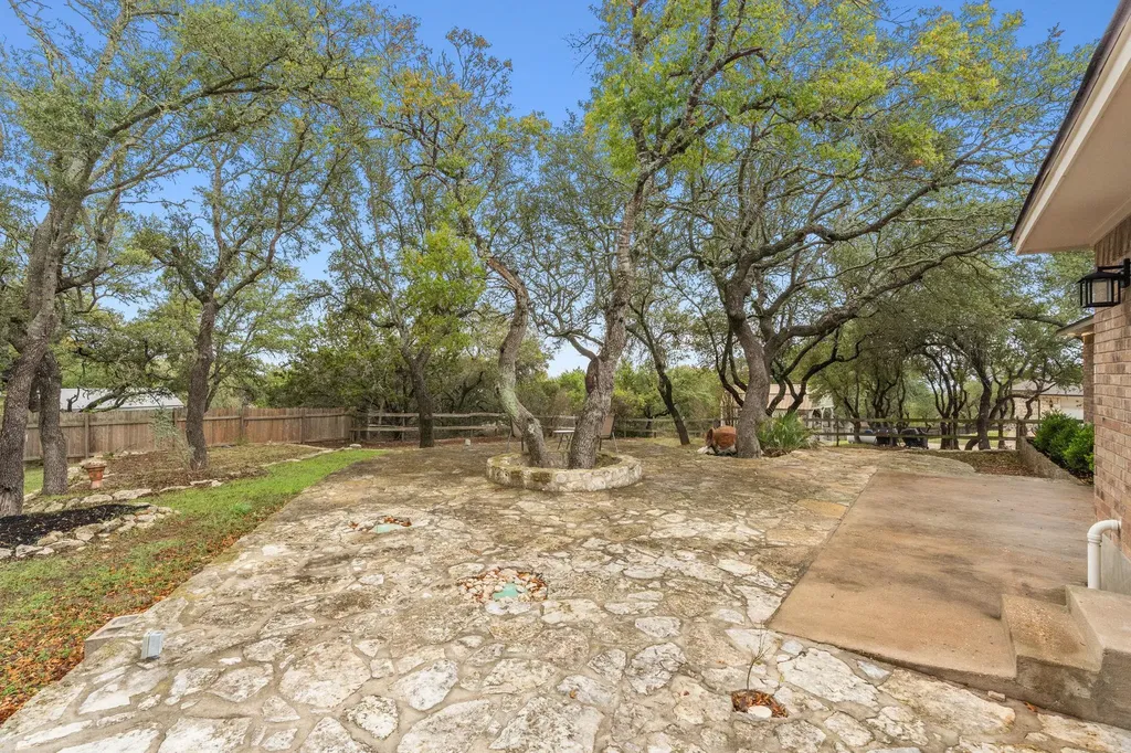 900 Morgan Hill Drive Dripping Springs TX 78620