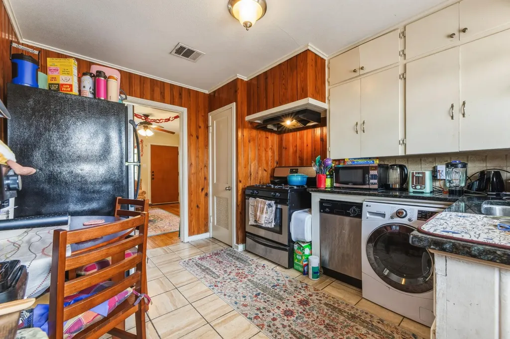 301 E 34th Street Austin TX 78705