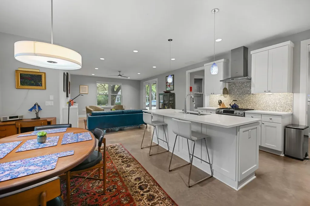 1506 W Saint Johns Avenue Austin TX 78757