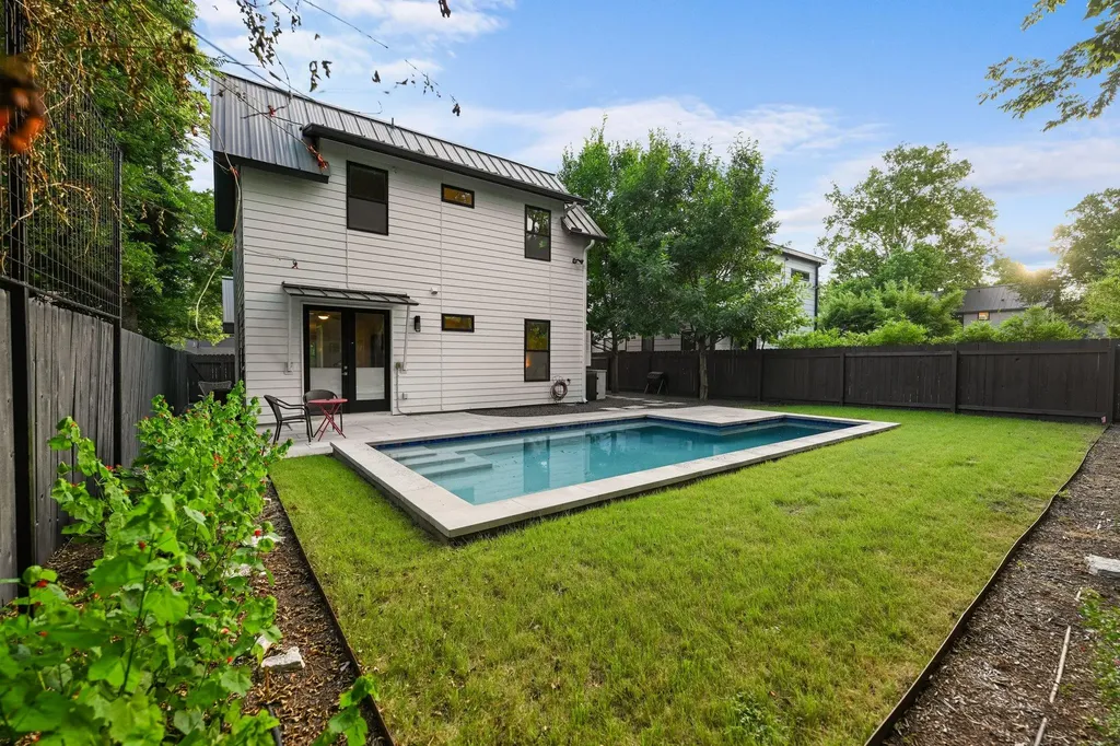 1506 W Saint Johns Avenue Austin TX 78757