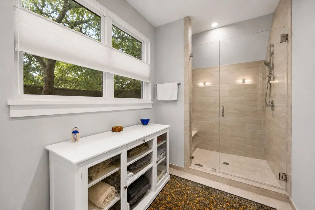 1506 W Saint Johns Avenue Austin TX 78757