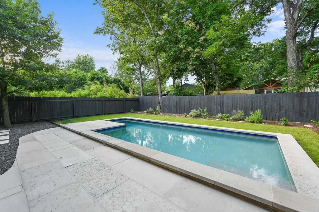 1506 W Saint Johns Avenue Austin TX 78757
