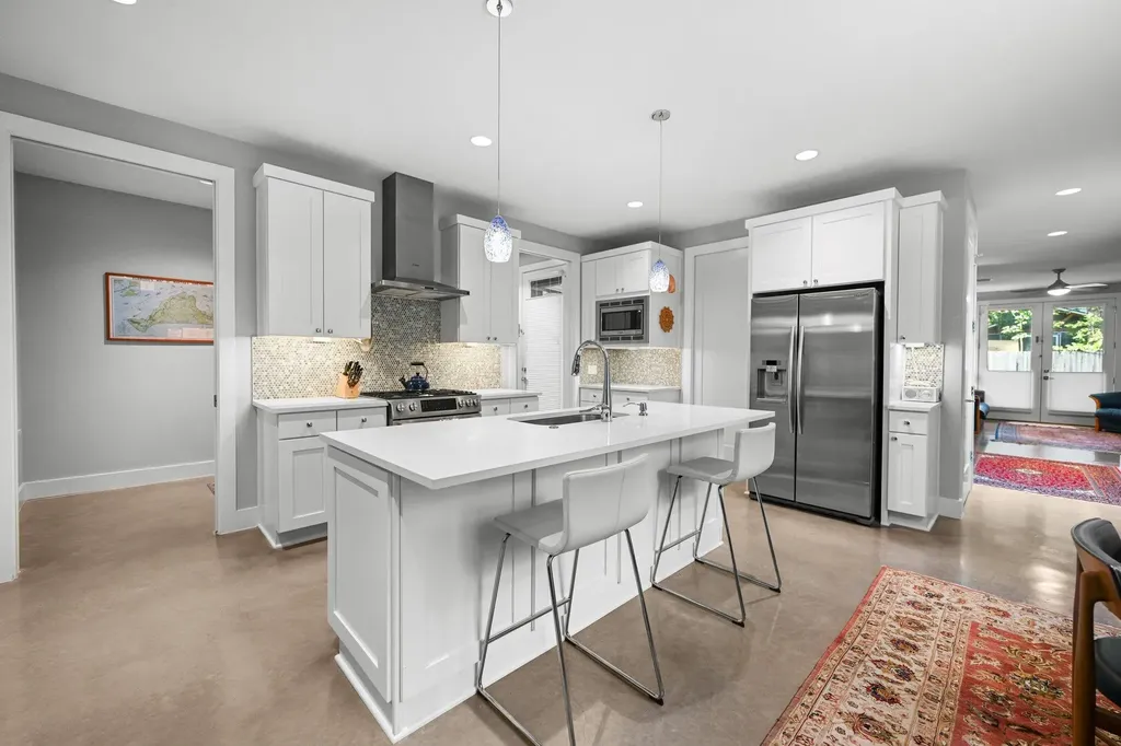1506 W Saint Johns Avenue Austin TX 78757