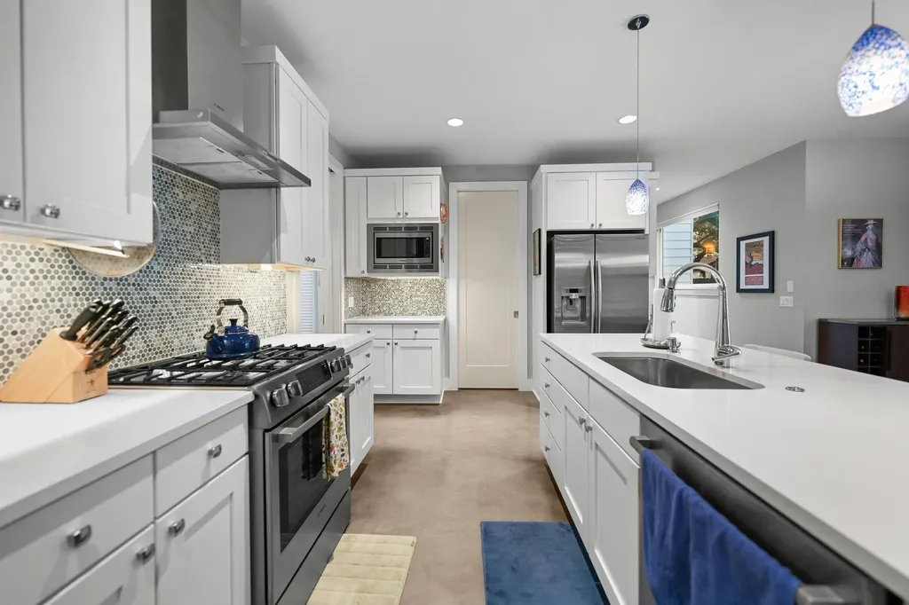 1506 W Saint Johns Avenue Austin TX 78757