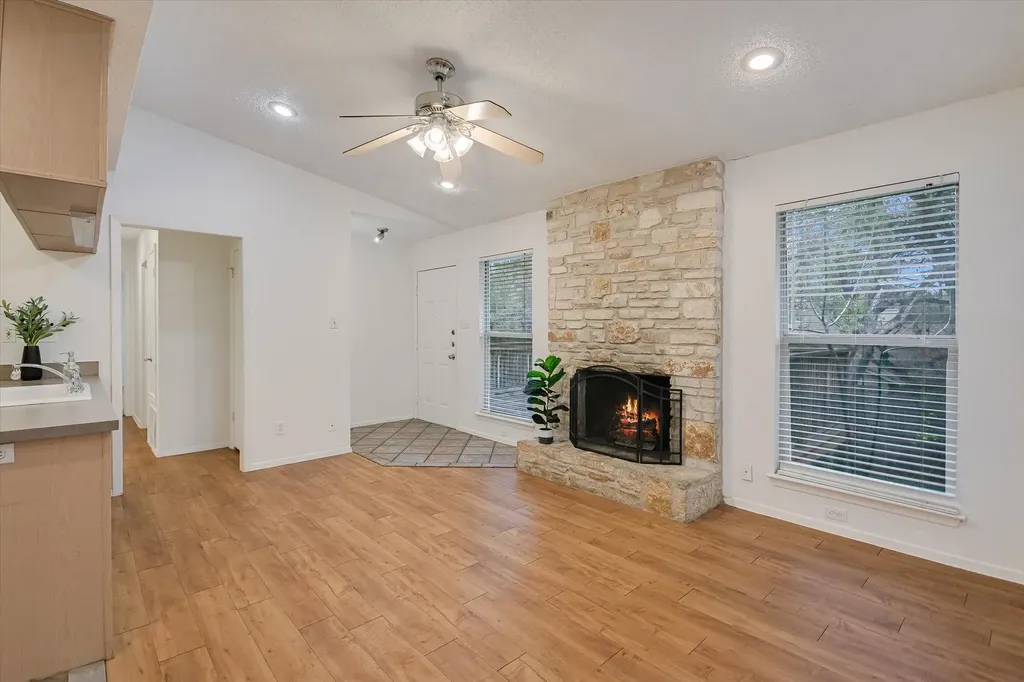 3207 Eanes Circle Austin TX 78746