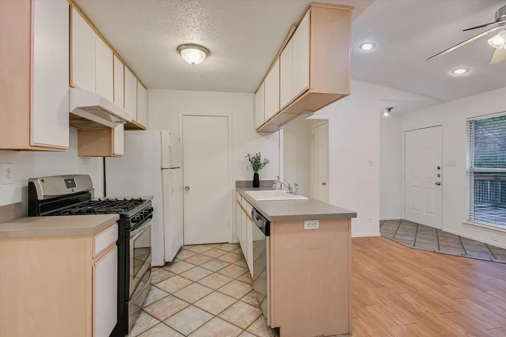 3207 Eanes Circle Austin TX 78746