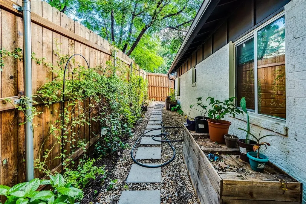 2506 Audubon Place Austin TX 78741