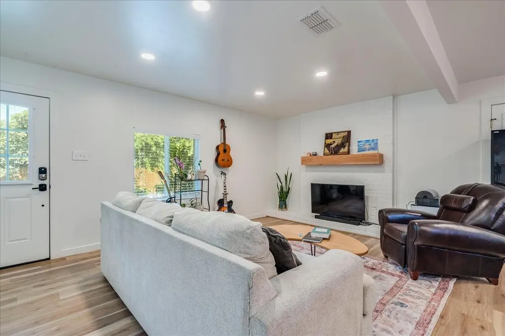 2506 Audubon Place Austin TX 78741