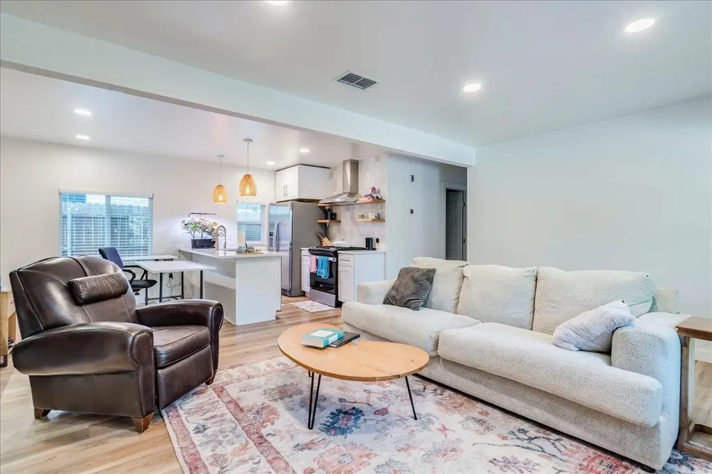 2506 Audubon Place Austin TX 78741