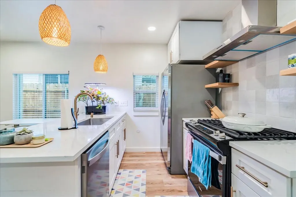 2506 Audubon Place Austin TX 78741
