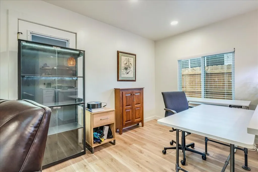 2506 Audubon Place Austin TX 78741