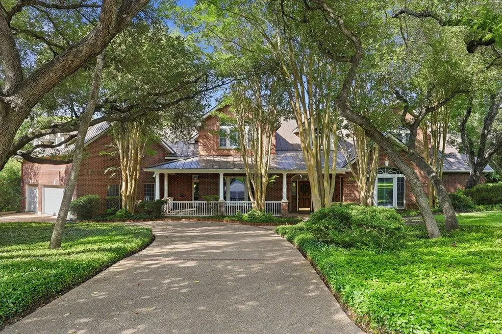 109 Wood Trail West Lake Hills TX 78746