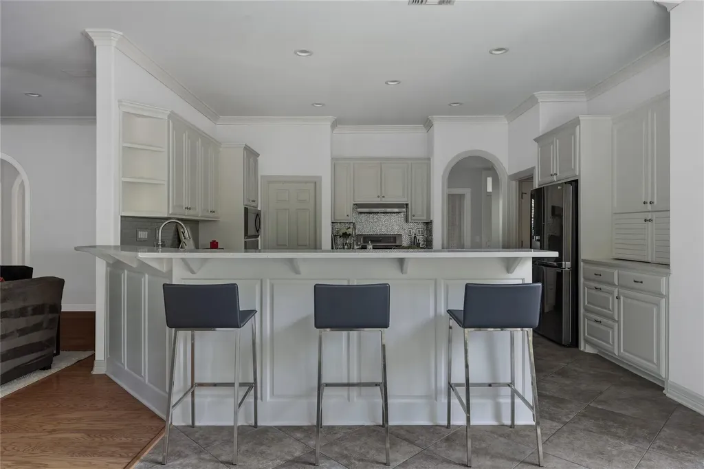 109 Wood Trail West Lake Hills TX 78746