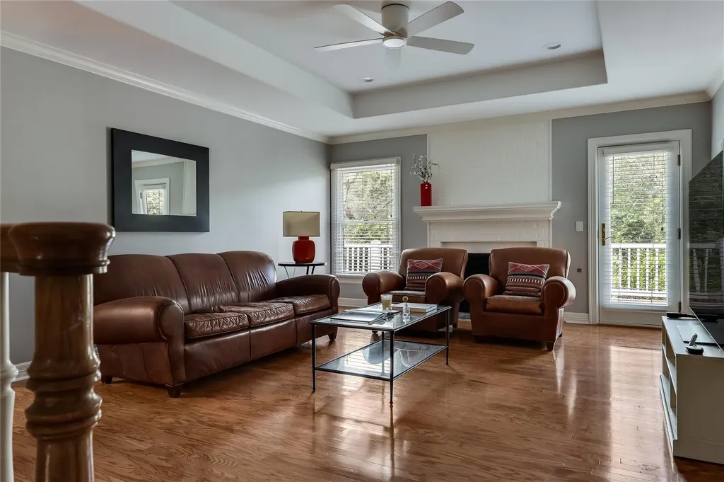 109 Wood Trail West Lake Hills TX 78746