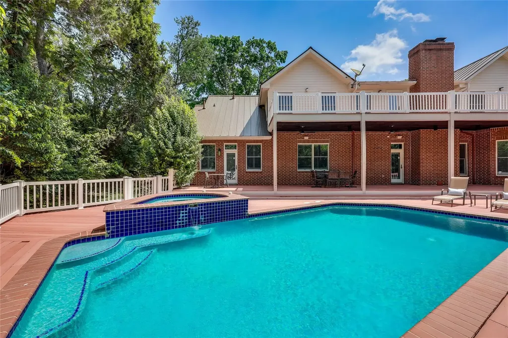 109 Wood Trail West Lake Hills TX 78746