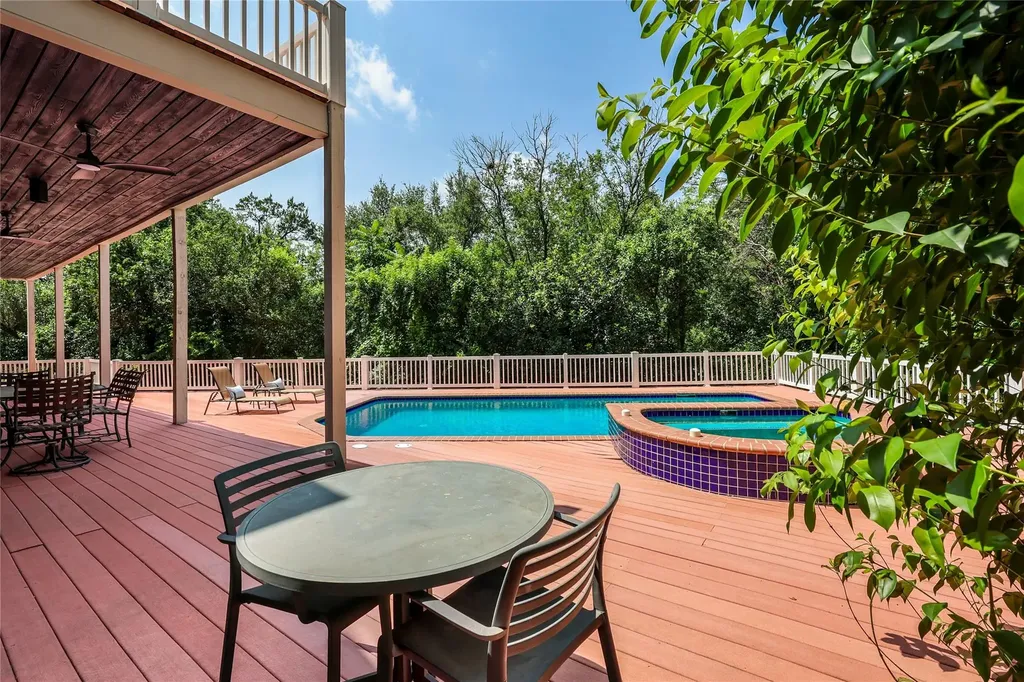 109 Wood Trail West Lake Hills TX 78746