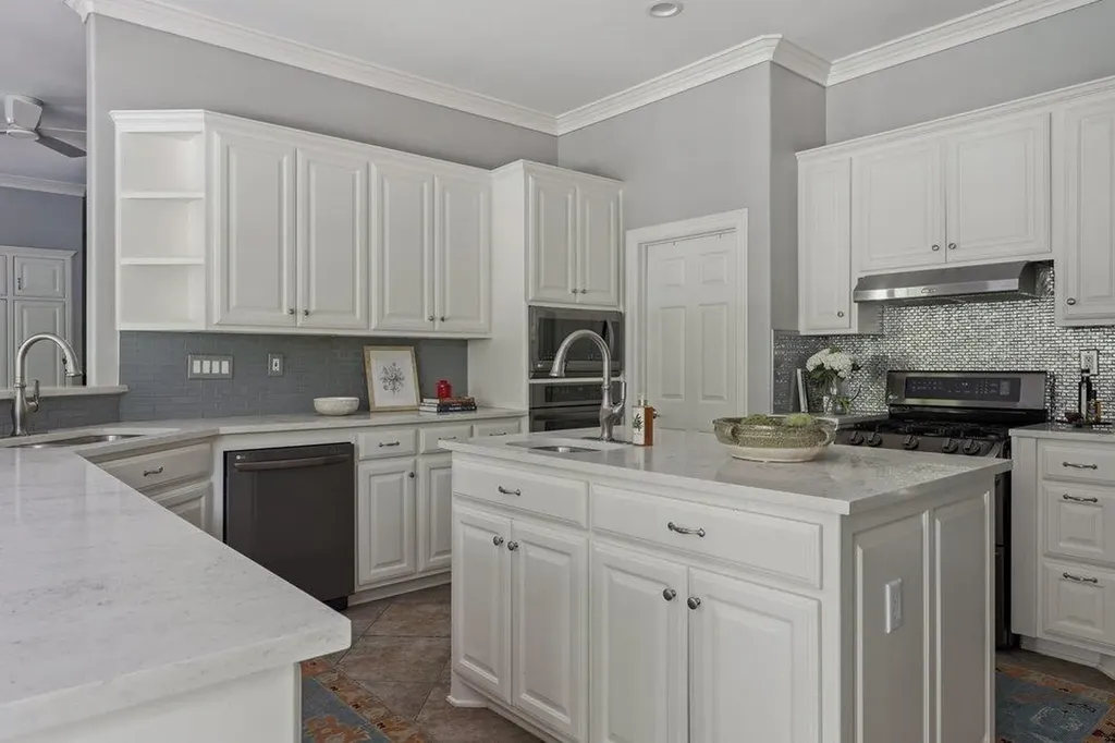 109 Wood Trail West Lake Hills TX 78746