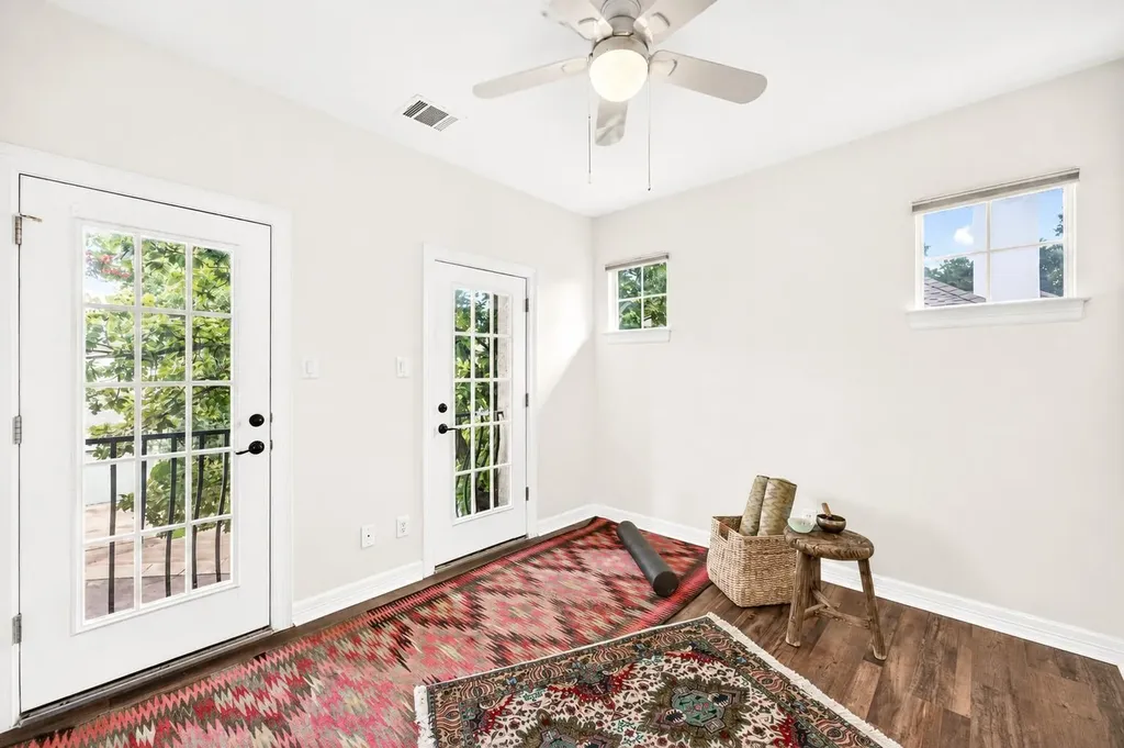 3816 Gaines Court Austin TX 78735