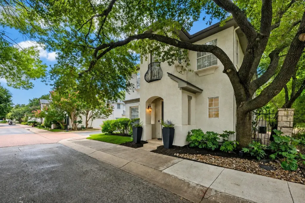 3816 Gaines Court Austin TX 78735