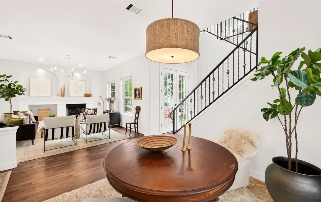 3816 Gaines Court Austin TX 78735