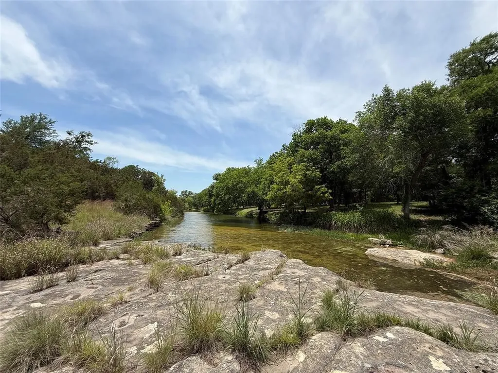 132 Quiet Oak Cove Liberty Hill TX 78642
